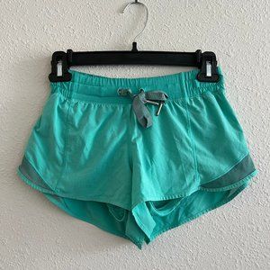 Lululemon Hotty Hot Low Rise Short 2.5"
